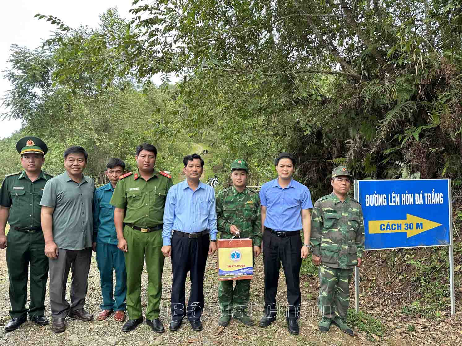 tặng quà chốt 19